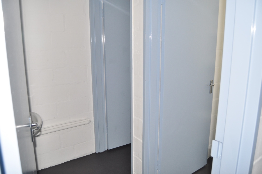 To Let commercial Property for Rent in Paarden Eiland Western Cape